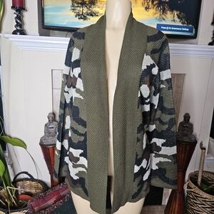 Never Worn. Camouflage Open-Front Knit Cardigan Sweater. Size Large